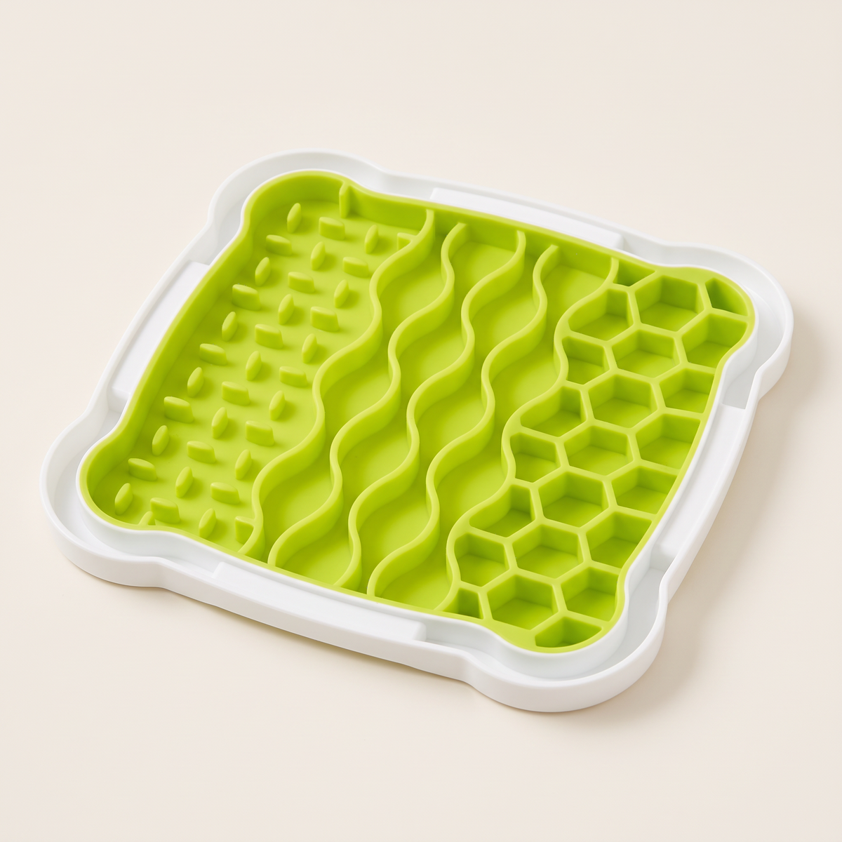 Lick mat for cats and dogs